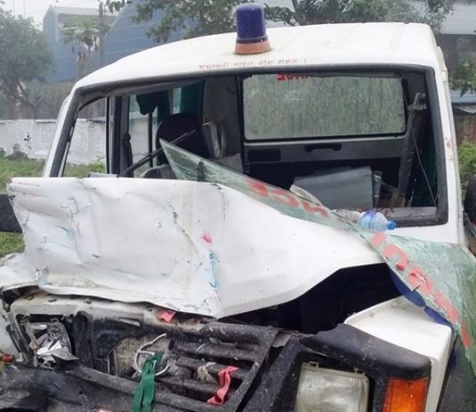 ट्रक र एम्बुलेन्स एकाआपसमा ठोक्किँदा ७ जनाको मृत्यु
