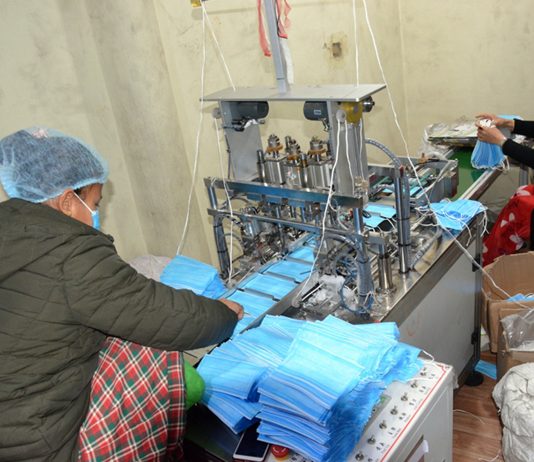 बढी मूल्यमा मास्क बेच्ने सर्जिकल सप्लायर्सलाई २ लाख जरिवाना