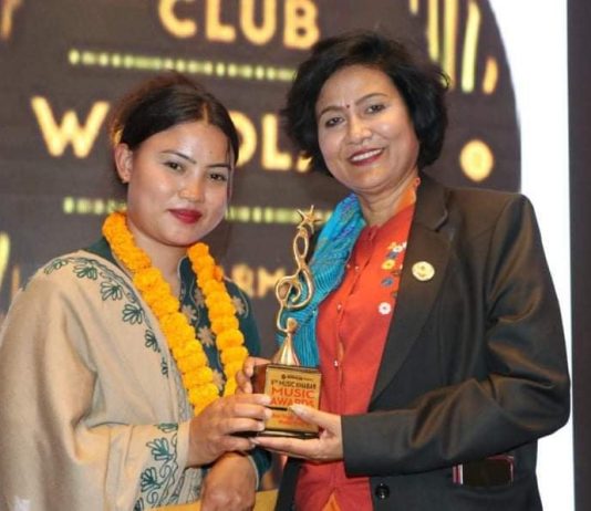महिला गायिका विधातर्फ पूर्णिमा लामालाई नवौं म्युजिक खबर म्युजिक अवार्ड
