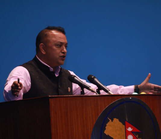 गगन थापाको प्रस्ताव- देशलाई पेट्रोल-डिजेल-एलपी ग्यासमुक्त बनाऔं