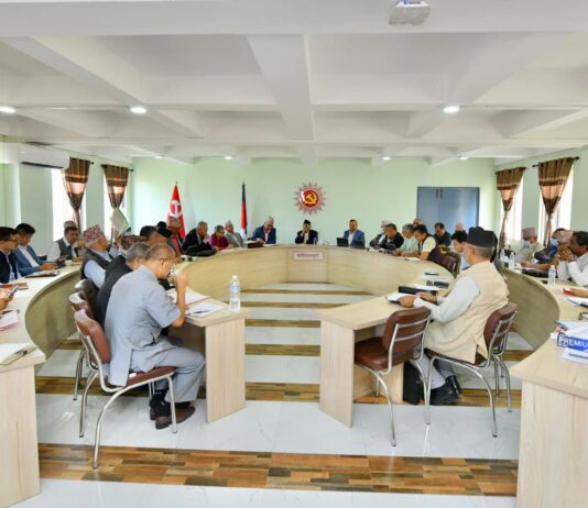 यस्तो रणनिति बनाउन च्यासलमा सुरु भयो एमाले पोलिटब्युरो बैठक (फोटो फिचर)