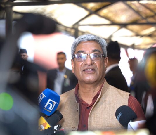 ‘महाधिवेशन रोकिएन भने कांग्रेस विभाजन हुनबाट कसैले रोक्न सक्दैन’ : रमेश लेखक