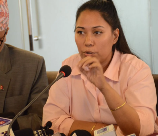 अहिलेसम्म ८२५ जना शिक्षकले राजनीतिक दलको सदस्यता त्याग गरे : शिक्षामन्त्री सुमना