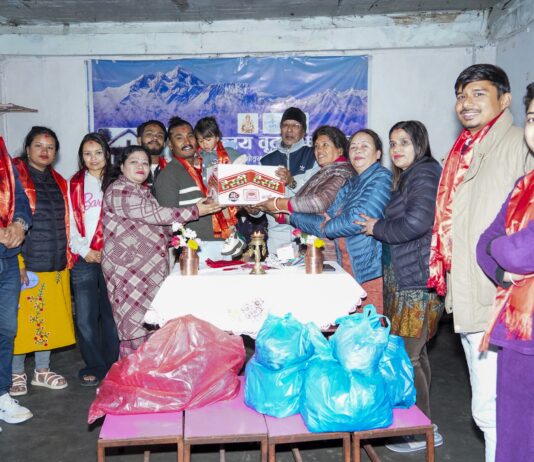 पूर्णले वृद्धा र बाल आश्रममा मनाए छोराको जन्मदिन, गरे ठूलो सहयोग