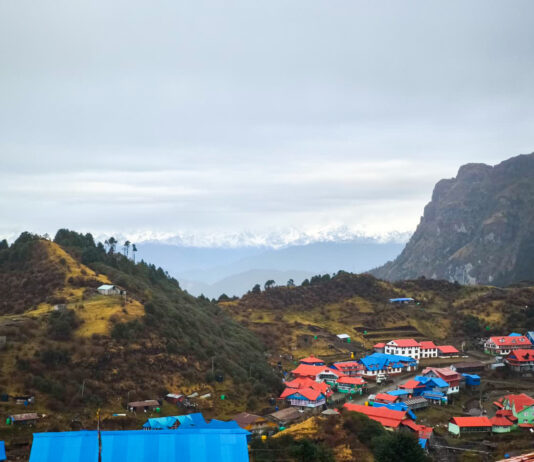 दोलखाको कुरी बजारको मनमोहक दृश्य (फोटो फिचर)