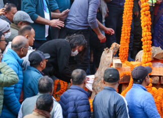 मेयर बालेनका बुवाको पशुपति आर्यघाटमा अन्त्येष्टि (तस्विरहरू)