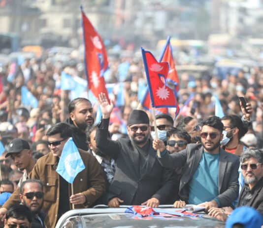 अपदस्त प्रधानमन्त्रीलाई चुनौति दिइरहेका र्यापरबाट मेयर बनेका युवा