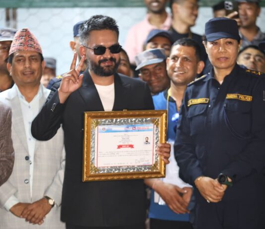 निर्वाचित भएपछिको बालेनको मुस्कान (तस्वीरहरू)