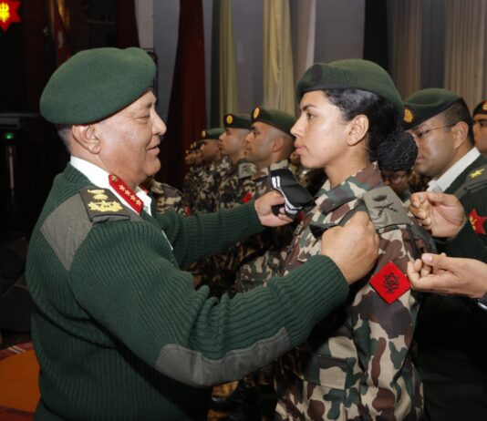 प्राविधिक उपसेनानीलाई दर्ज्यानी चिन्ह प्रदान (तस्वीरहरू)