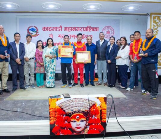 पदक विजेता खेलाडीहरुलाई नगदसहित काठमाडौँ महानगरपालिकाबाट सम्मान