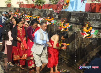 बालाजु बाइसधारामा स्नान गर्नेको भिड (तस्वीरहरू)