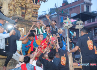 पुल्चोकमा रथारोहणसँगै रातो मच्छिन्द्रनाथ जात्रा प्रारम्भ (तस्वीरहरू)