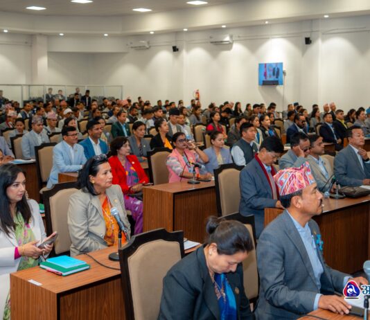 तस्बिरमा हेर्नुस् प्रतिनिधि सभाको पहिलो बैठक