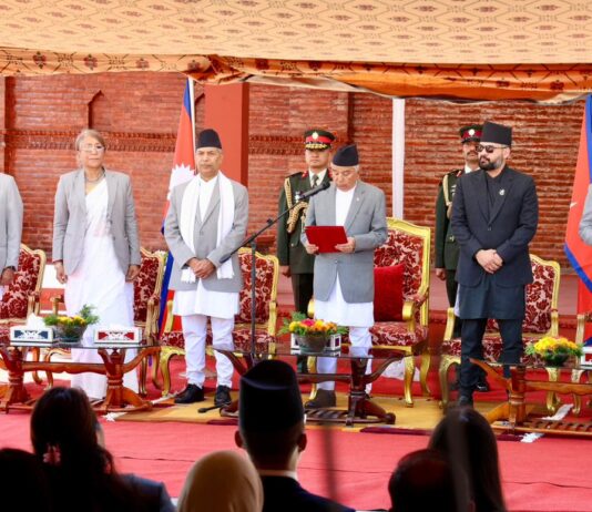 नवनियुक्त सभामुख डीपी अर्यालले लिए शपथ