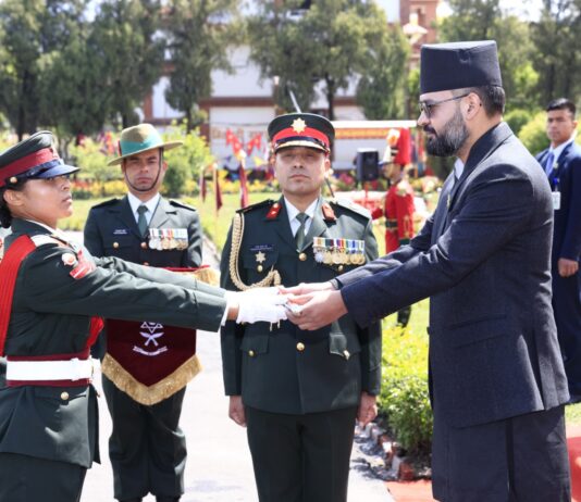 प्रधानमन्त्री बालेन्द्र शाह द्वारा अधिकृत क्याडेटहरूलाई आयुक्त पद प्रदान (तस्वीरहरू)