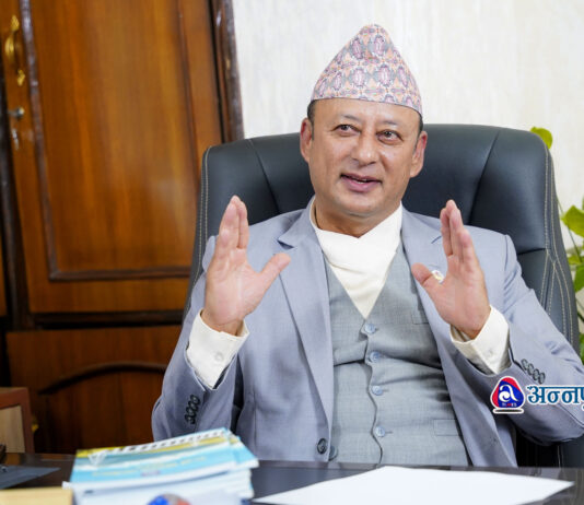 राजनीतिक प्रतिशोधको निशानामा दीपक खड्का, कानुनी प्रक्रियामाथि प्रश्न