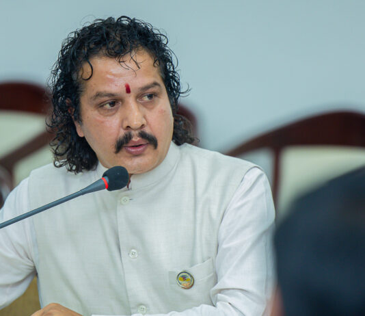 आयोगको प्रतिवेदनपछि रास्वपा सांसदको प्रतिक्रिया : ‘युद्ध जारी छ, कथा अहिले नलेख्नुहोस्’
