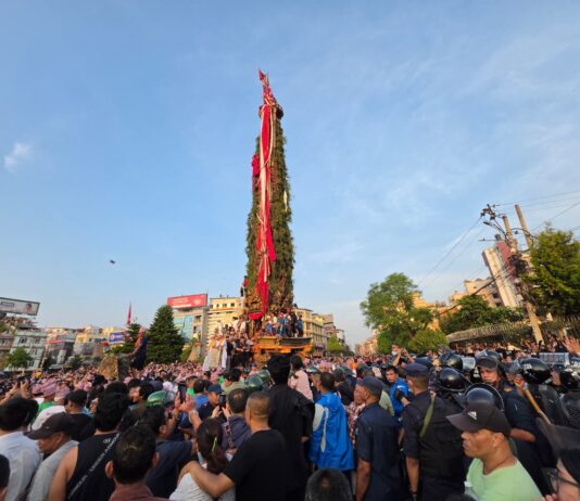 जावलाखेल पुर्याइयो रातो मच्छिन्द्रनाथको रथ, ६ असारमा भोटो देखाइने (तस्वीरहरू)