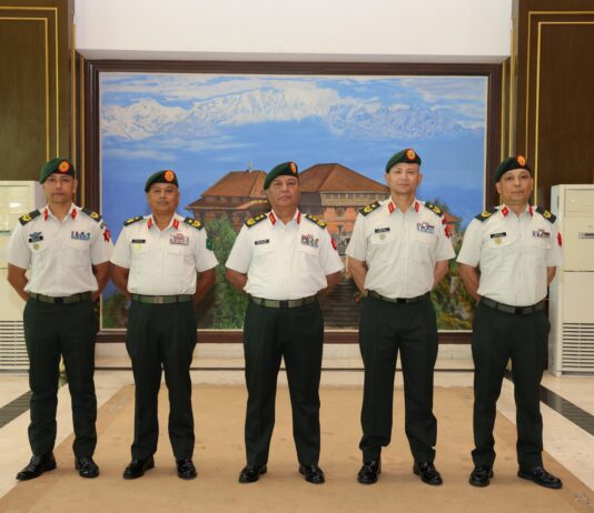 प्रधान सेनापतिद्वारा बढुवा भएका ४ उच्च सैनिक अधिकृतलाई दर्ज्यानी चिह्न प्रदान